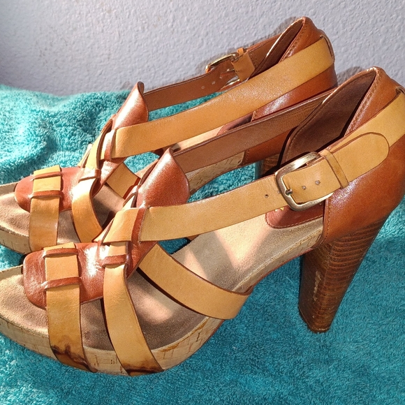 Cole Haan - Picture 2 of 2